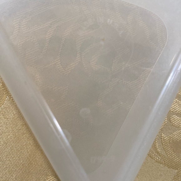 3 Tupperware in Brown Pie or Pizza Slice Keeper #1799-0 with Lid #l1800-3 - Picture 4 of 7